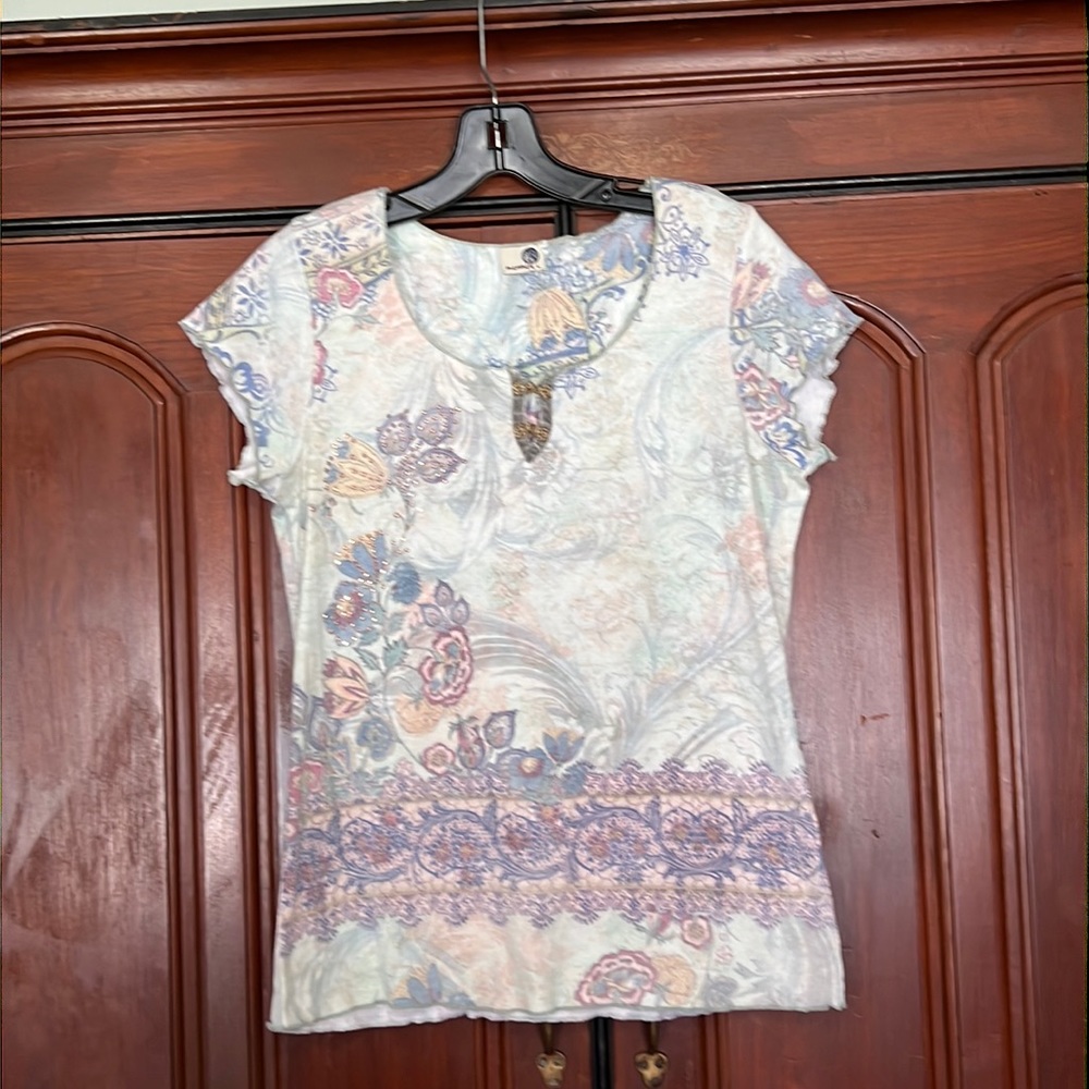 One World Blinged Flowered Notch Neck Short Sleeve Shirt Size Large
